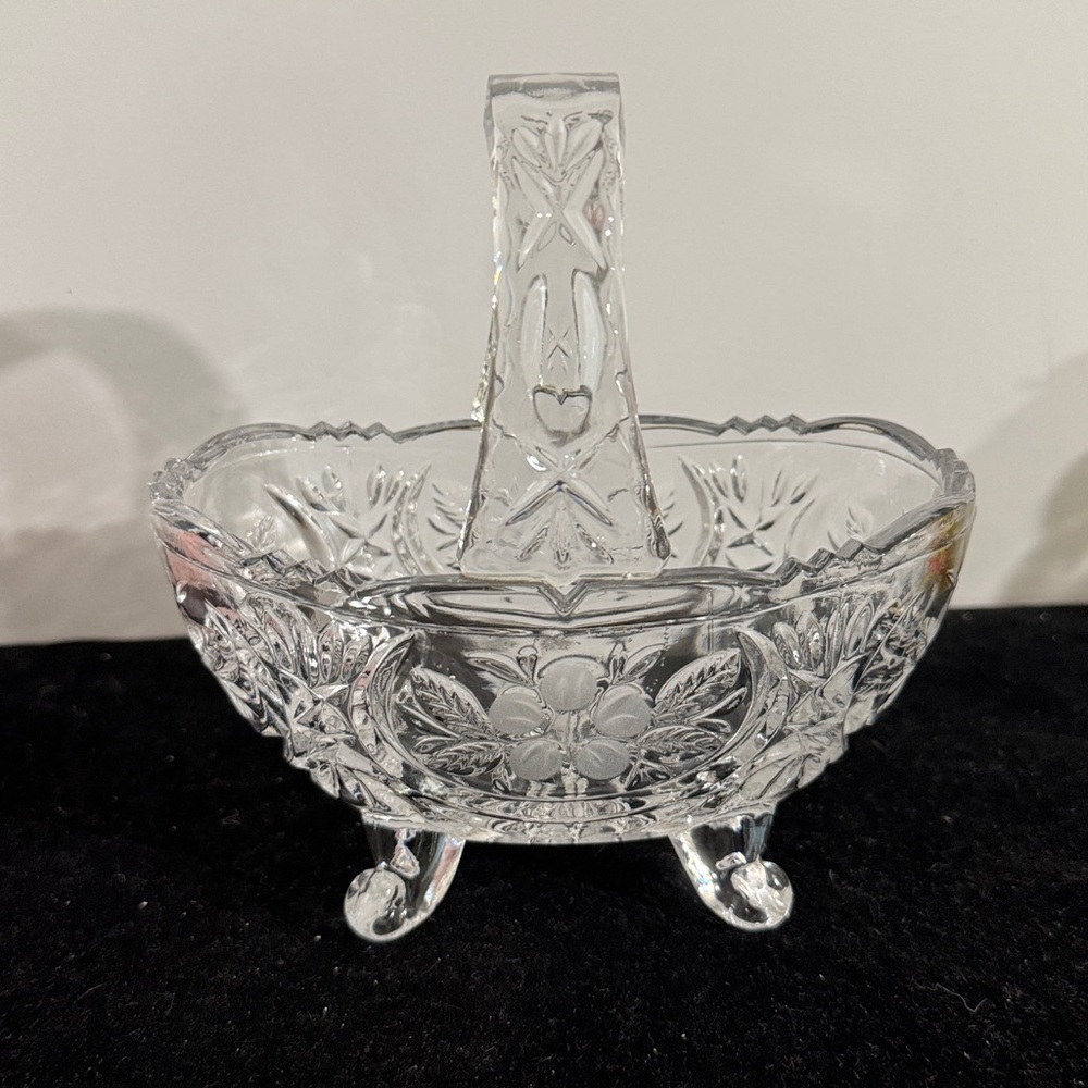 Vintage Crystal Clear 24 % lead crystal clear crystal 4 footed oval candy dish